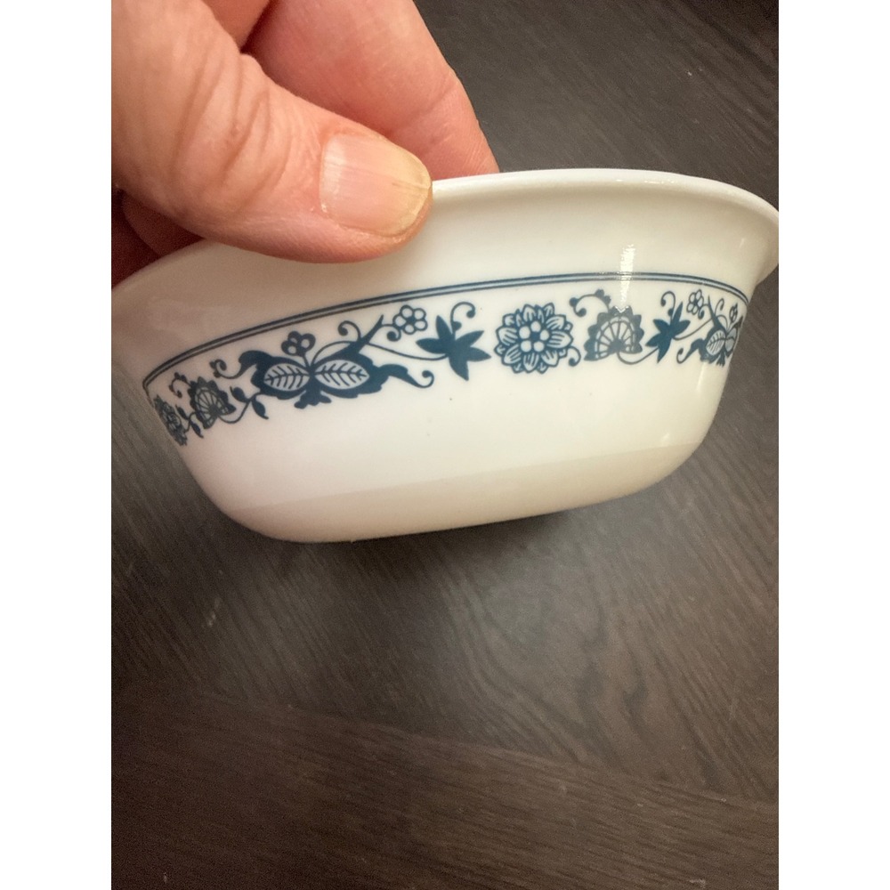 Corelle Old Town Blue Cereal Bowl 6.25 Inch Vitrelle Blue Onion Floral White